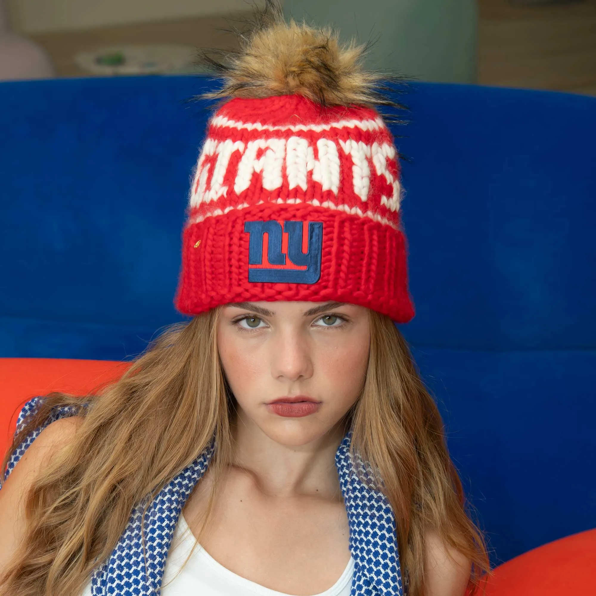 NEW YORK GIANTS LELE SADOUGHI X NFL RED BEANIE FAUX FUR POM